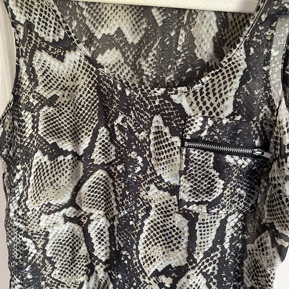 Snake Print Zipper Pocket Top - Picture 2 of 4